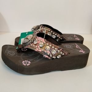 Montana West Pink Camo Flip Flops sz 7 NIB NWT